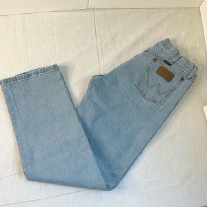 EUC Wrangler 31 x 32 Jeans light wash